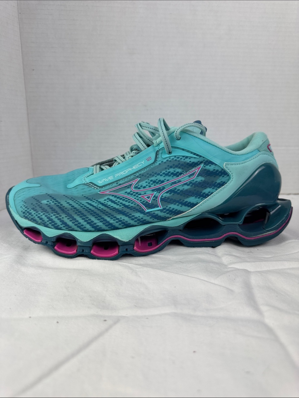 Mizuno Women’s wave prophecy 12 sneaker running shoe trainer